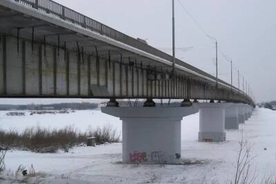 Тело женщины нашли у моста в Томске