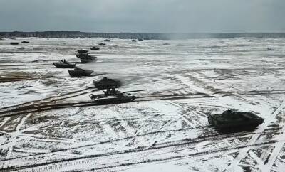 Отвода войск нет: Резников назвал реальное количество российских военных на границе с Украиной