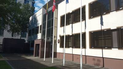 Советник президента: часть работников посольства Литвы в Украине переселили во Львов