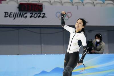 Конькобежка из Японии завоевала золотую медаль на ОИ-2022
