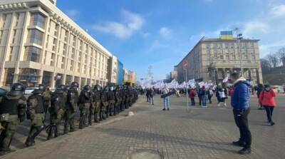 Акция ФОПов под Радой: начались стычки с полицией