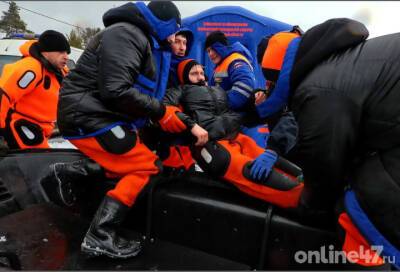 Фоторепортаж: Как спасатели Ленобласти свои навыки отрабатывали и людей «спасали» на Ладоге