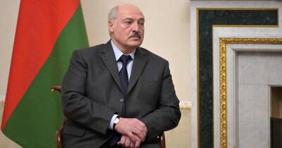 Лукашенко призвал Запад признать ошибочность заявлений о "вторжении"