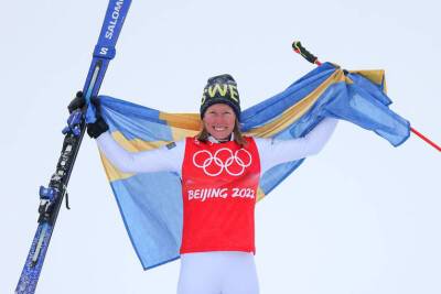 Шведка Неслунд завоевала золото Олимпиады-2022 в ски-кроссе
