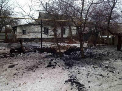 Боевики обстреляли Врубовку: снаряд попал во двор лицея, дети прятались в подвале