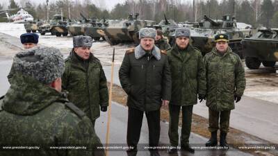 Лукашенко опроверг слова Макея о полном выводе войск РФ