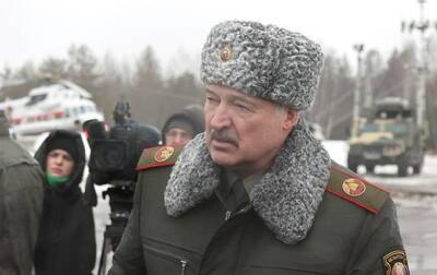 Лукашенко готов разместить в Беларуси "сверхъядерное" оружие