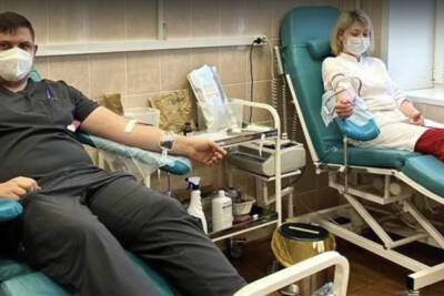 Тверские врачи сдали кровь для пациентов ковидных госпиталей