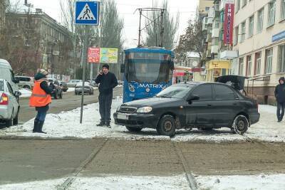 В центре Донецка остановились трамваи