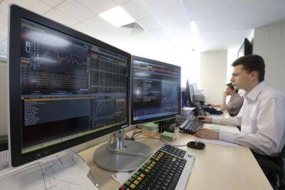 Ян Шебалин - Неопытные инвесторы считают более выгодными вложения в рынок ценных бумаг - smartmoney.one - Reuters