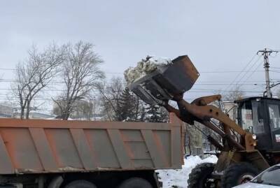 С начала зимы из Ульяновска вывезли более 12 тысяч самосвалов снега