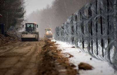 Польша начала установку ограждения на границе с Белоруссией