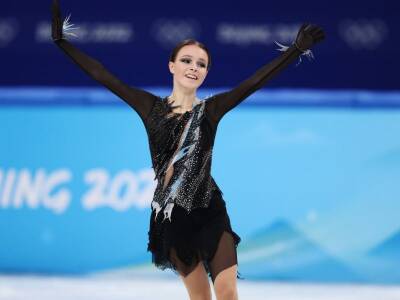 Анна Щербакова стала олимпийской чемпионкой в одиночном фигурном катании. Валиева - четвертая.