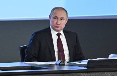 Путин потребовал обеспечить рост реальных доходов россиян минимум на 2,5%
