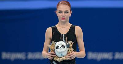 "Ненавижу этот спорт": Трусова расплакалась после серебра на Олимпиаде