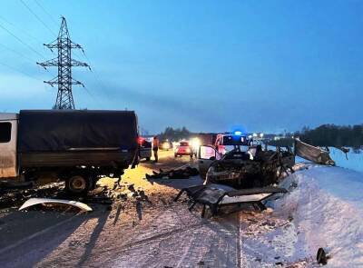 Пять машин всмятку, четверо погибло: в Кемерово произошло массовое ДТП - Русская семерка