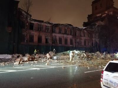В Петербурге обрушилась часть здания «Красного треугольника». Есть пострадавшая
