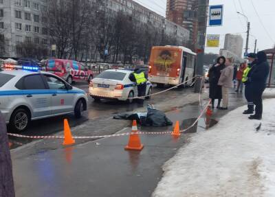 Момент смертельного наезда на пешехода в Петербурге попал на видео