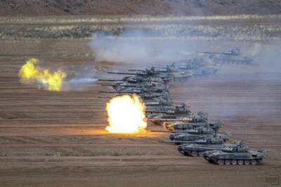 Экс-министр обороны Украины: Русские танки покатятся с ветерком...