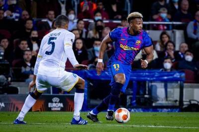 "Барселона" сыграла вничью с "Наполи" в первом матче плей-офф футбольной Лиги Европы