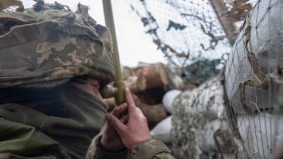 Киев сообщил о десятках обстрелов за четверг в зоне конфликта в Донбассе