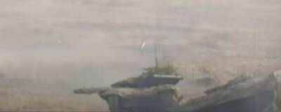 Украинская БМП во время учений протаранила танк на глазах у Зеленского
