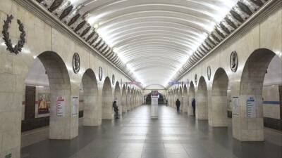 Штрафы за проезд в метро голым и без обуви могут ввести в Петербурге
