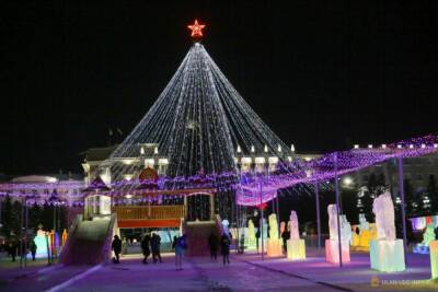 Стало известно, когда уберут новогоднюю красоту с главной площади Улан-Удэ