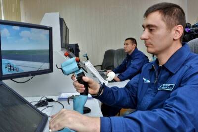 Хабаровский губернатор предложил создать в регионе Центр подготовки летчиков для самолетов Суперджет-100 и МС-21