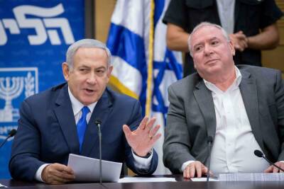 Драма в «Ликуде»: оскорбленный Амсалем не отвечает на звонки Нетанияху