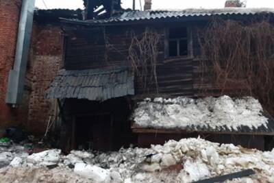 Два человека погибли в вечернем пожаре в Тверской области