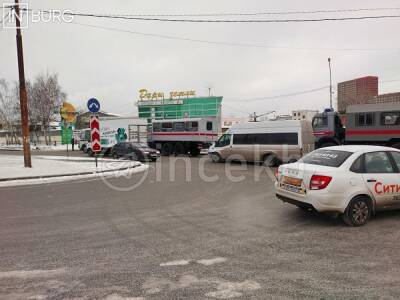 Силовики устроили рейд на овощебазе в Екатеринбурге после избиения женщин подростками