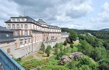 В Германии потребовали конфисковать недвижимость Назарбаева в Баден-Бадене