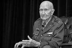 Знаменитый «Изюмный бомбардировщик» умер в возрасте 101 года
