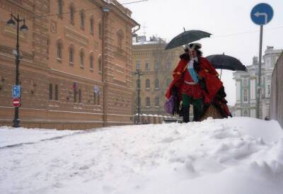 Сады и парки в Санкт-Петербурге закрыли из-за сильного ветра