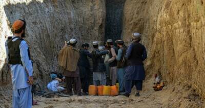 В Афганистане четвертый день пытаются спасти мальчика, упавшего в 25-метровый колодец