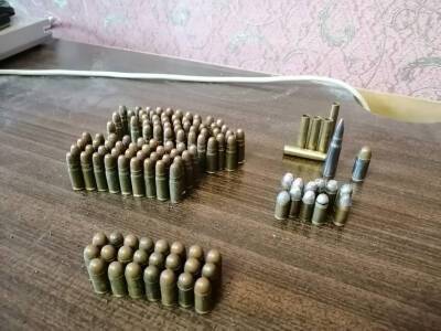 В Рыбновском районе пенсионерка хранила дома пистолет и 400 патронов