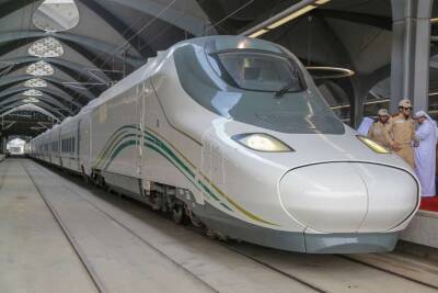 На объявление о 30 вакансиях для женщин-водителей поездов в Саудовской Аравии откликнулись 28 000 претенденток