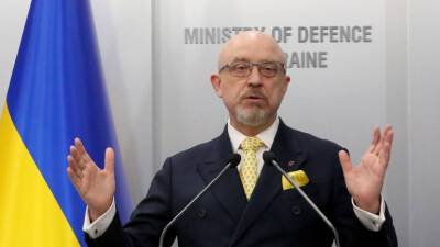 Министр обороны Резников: Украине поставили более двух тысяч тонн вооружения