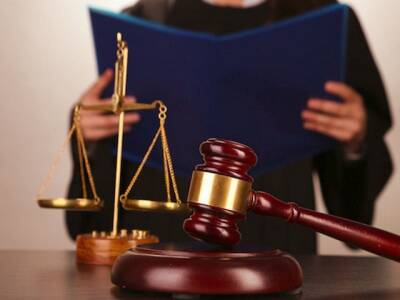 «Подписывали договор, не читая»: экс-директора «Связного» осудили за обман покупателей