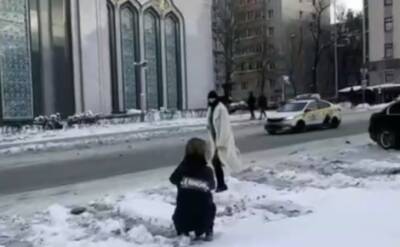 Шесть человек стали фигурантами дела об оскорблении чувств верующих из‑за съемки на фоне московской мечети