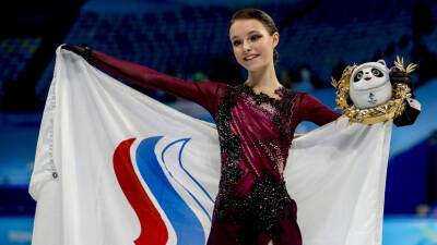Мать Щербаковой прокомментировала победу дочери на ОИ-2022