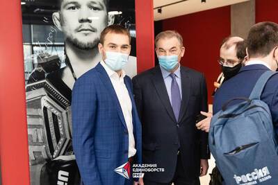 Звезды спорта высоко оценили Академию единоборств РМК в Екатеринбурге