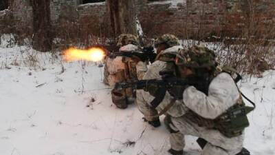 Под Горловкой военные ДНР столкнулись в стрелковом бою с пошедшей на прорыв украинской пехотой