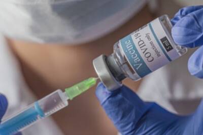 Вакцины признали эффективными против штамма коронавируса "Омикрон-2"
