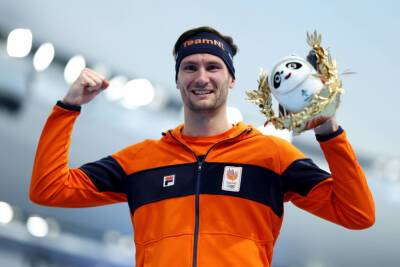 Нидерландский конькобежец завоевал олимпийское золото на дистанции 1000 м