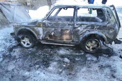 В Белгородской области горели два автомобиля и сарай