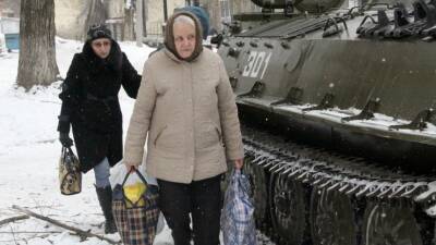 Власти ЛНР призвали жителей к эвакуации на территорию РФ