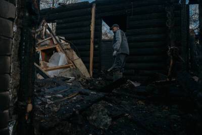 Многодетной семье, у которой сгорел новый дом в Твери, нужна помощь