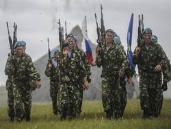 Министр обороны ФРГ призвала не верить заявлениям России об отводе войск